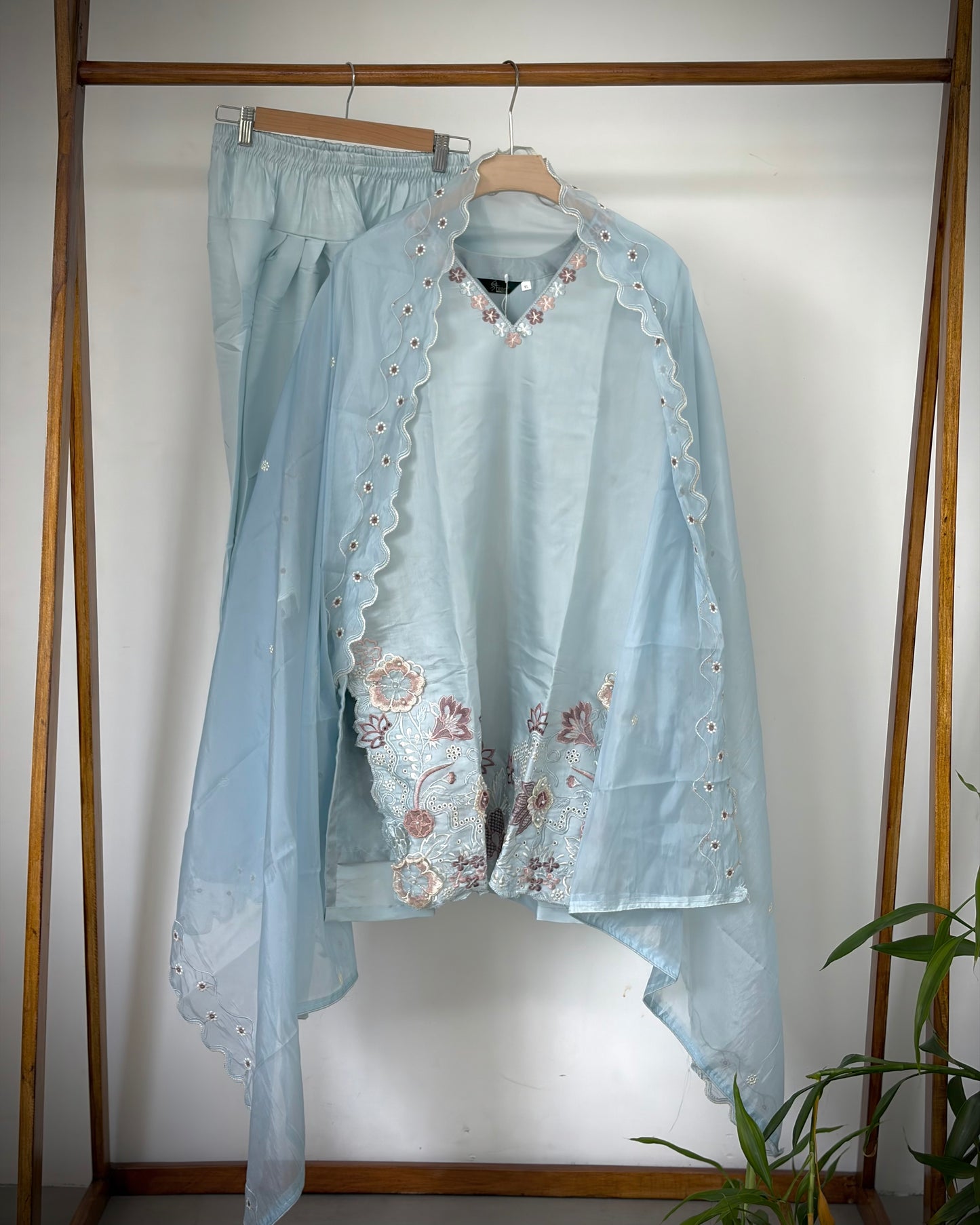 Pakistani party wear salwar