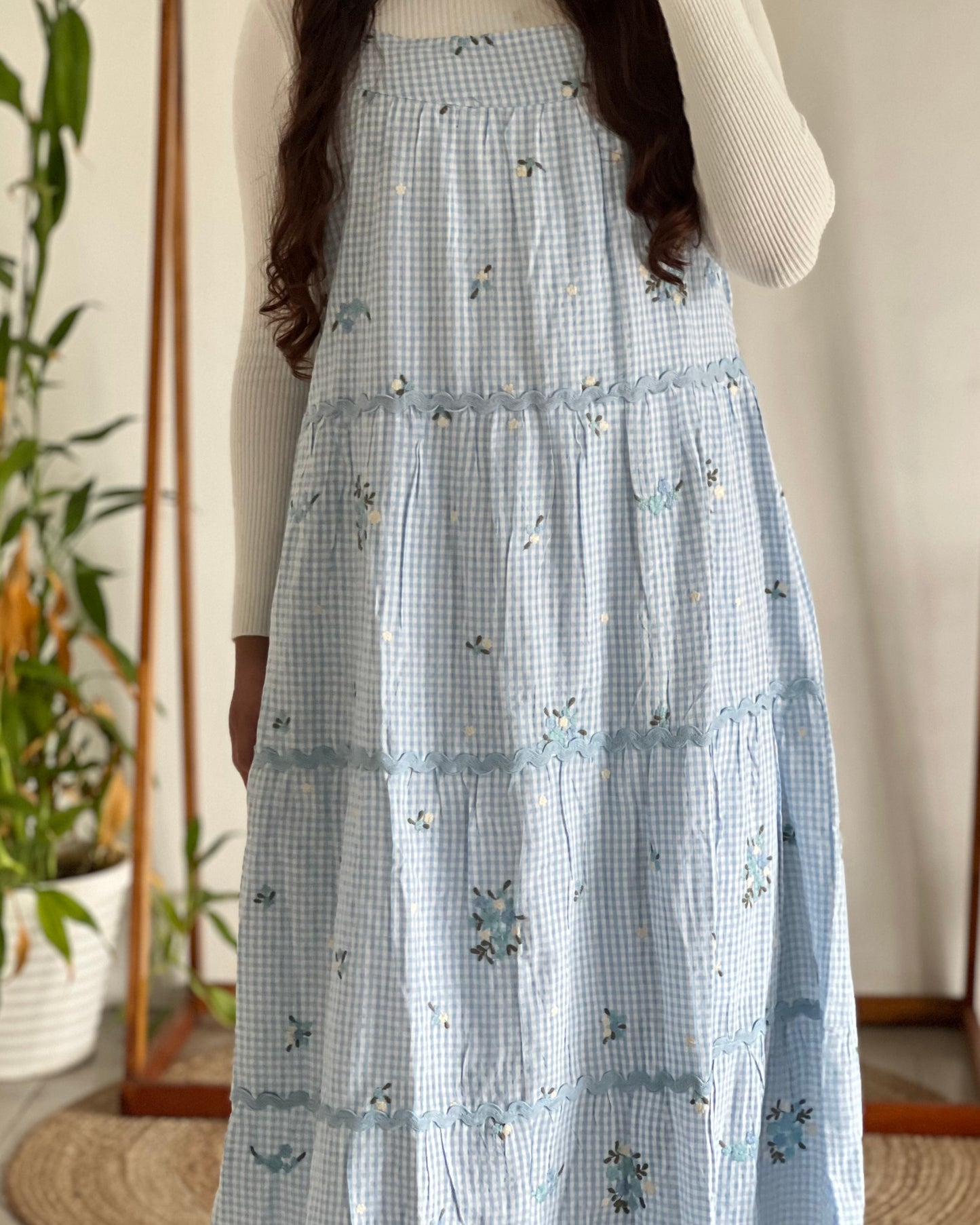 Imported pinafore with inner