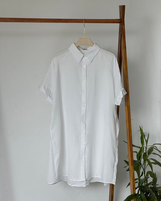 Solid white relaxed fit shirt