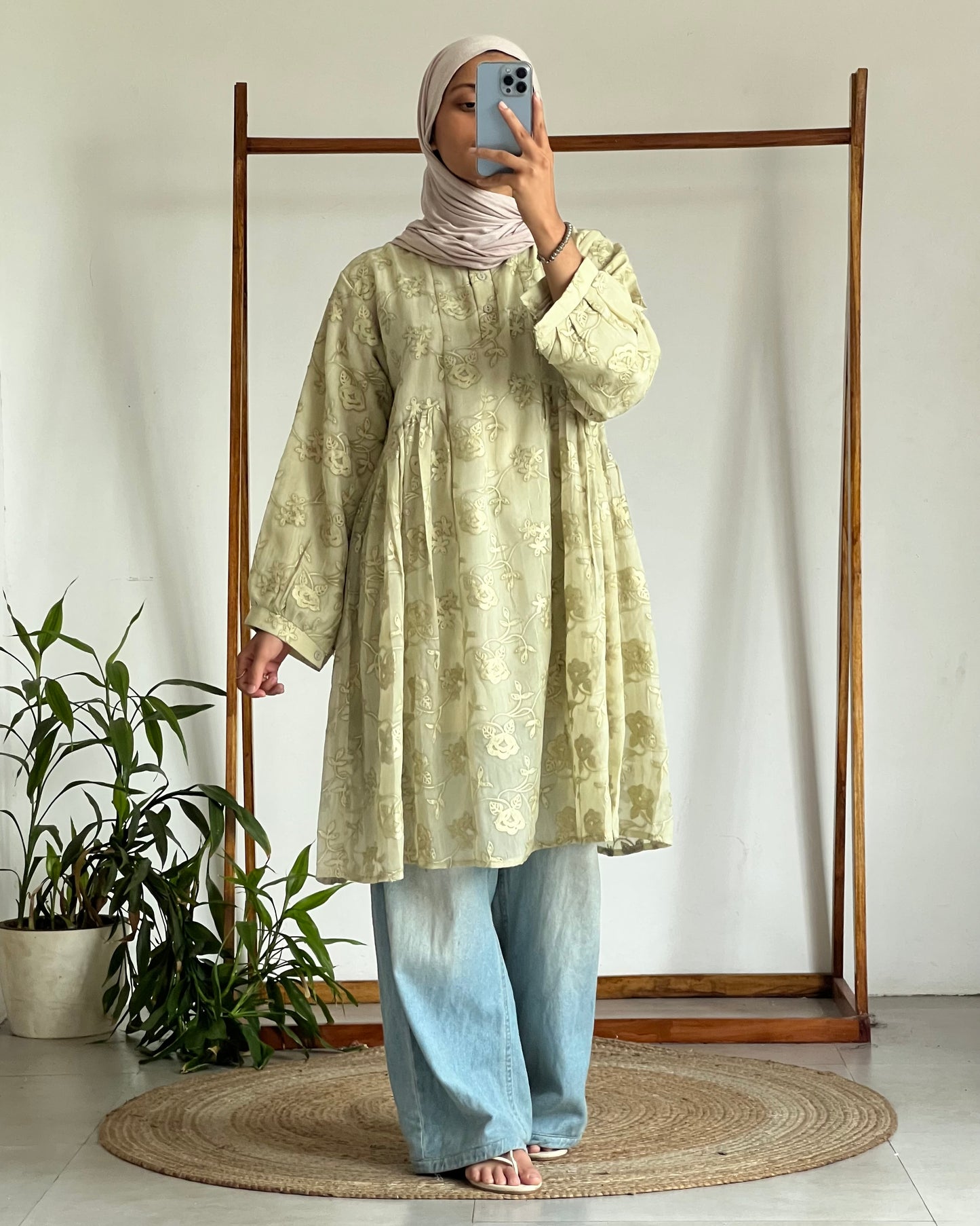 Embroidery floral tunic top