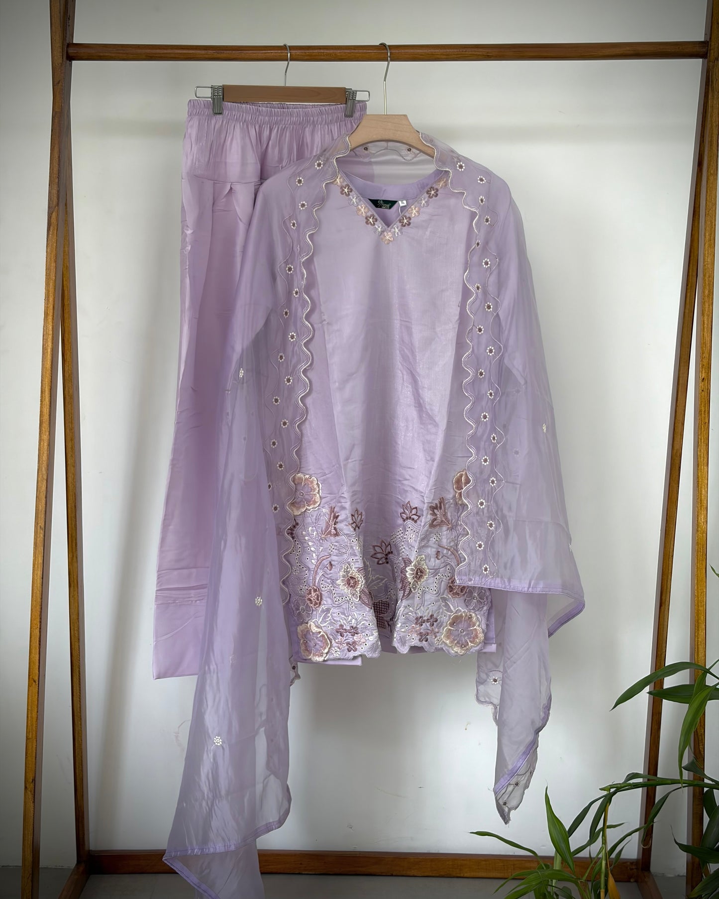 Pakistani party wear salwar