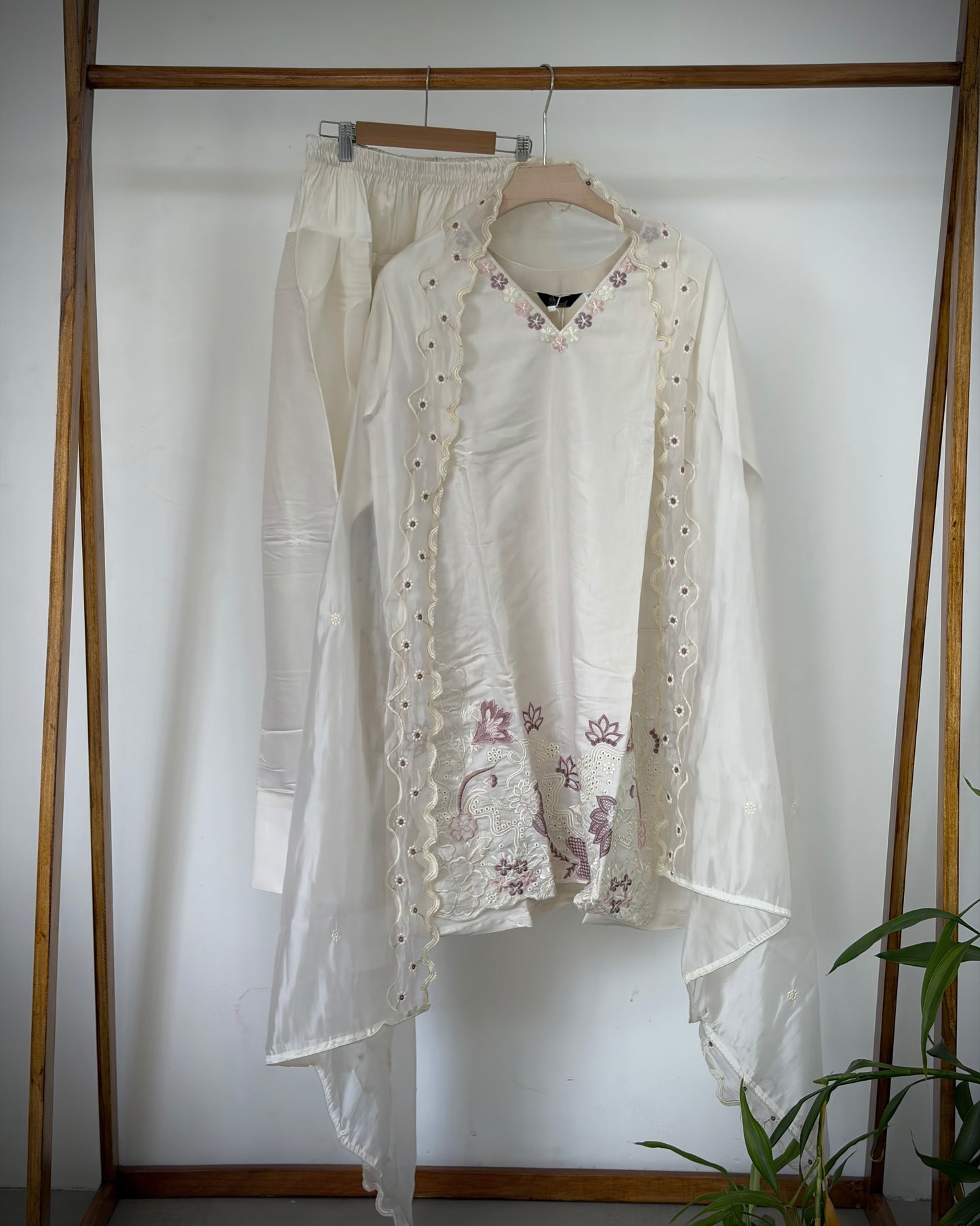 Pakistani party wear salwar