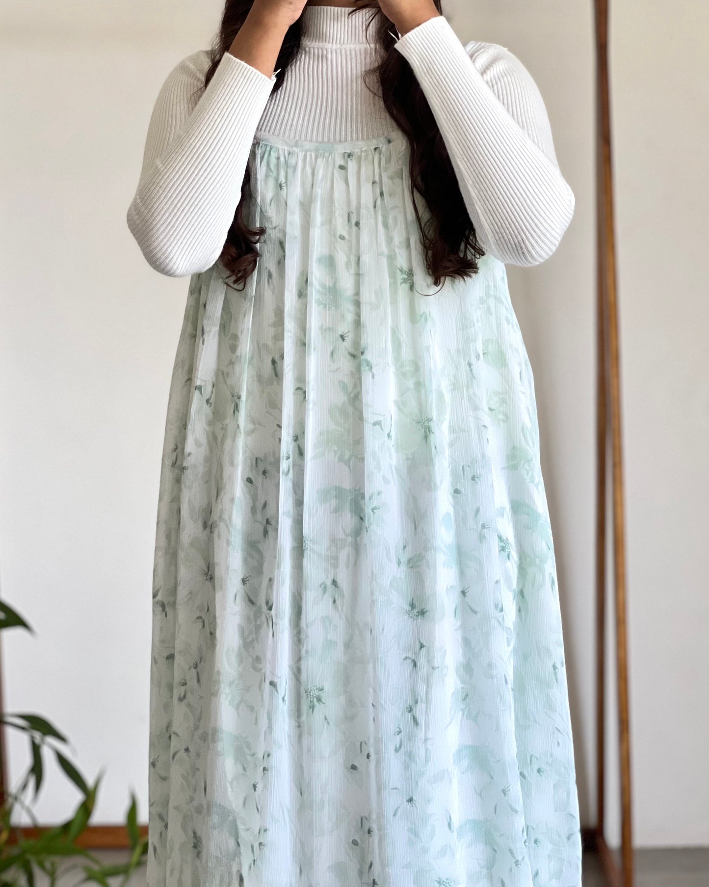 Light green pinafore with inner