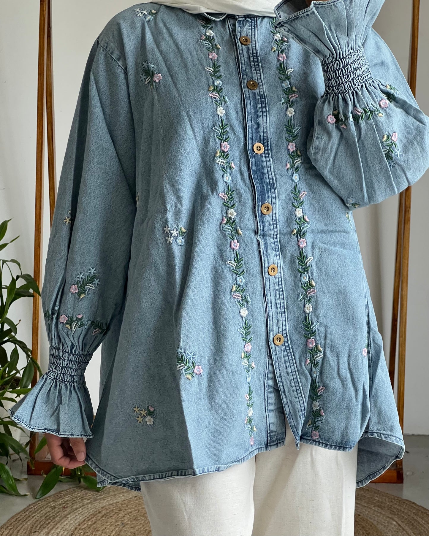 Modesty denim embroidery top